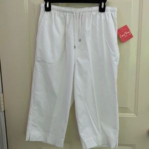Coral Bay White Capris. New and with tags.